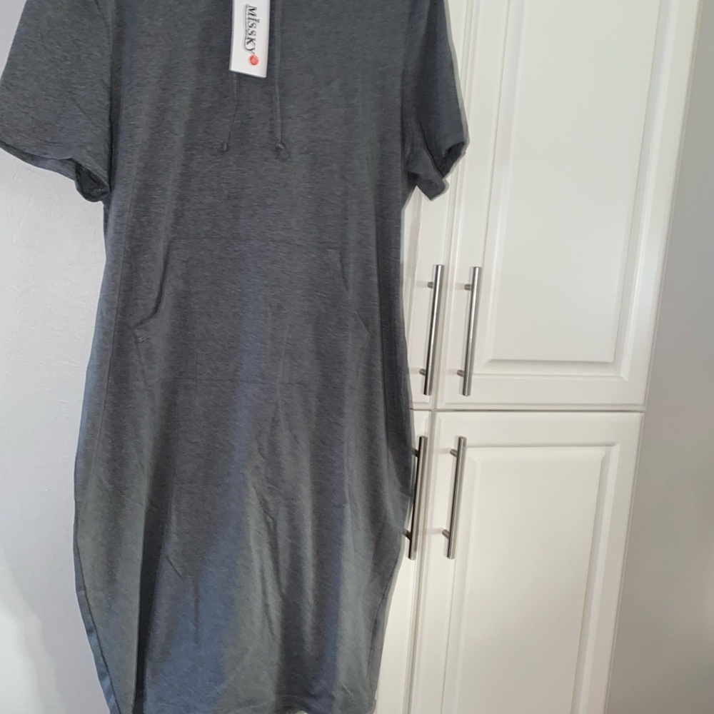 Hooded mini short sleeve dress - Picture 5 of 8